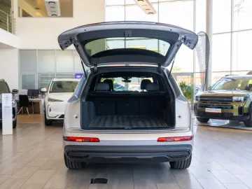 Audi Q7 55TFSIe 3.0 Plug-in Hybrid Quattro  S-Line