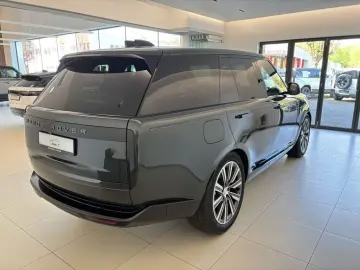 Land Rover Range Rover P460e HSE 22''LM PANO AHK BLACK-PACK