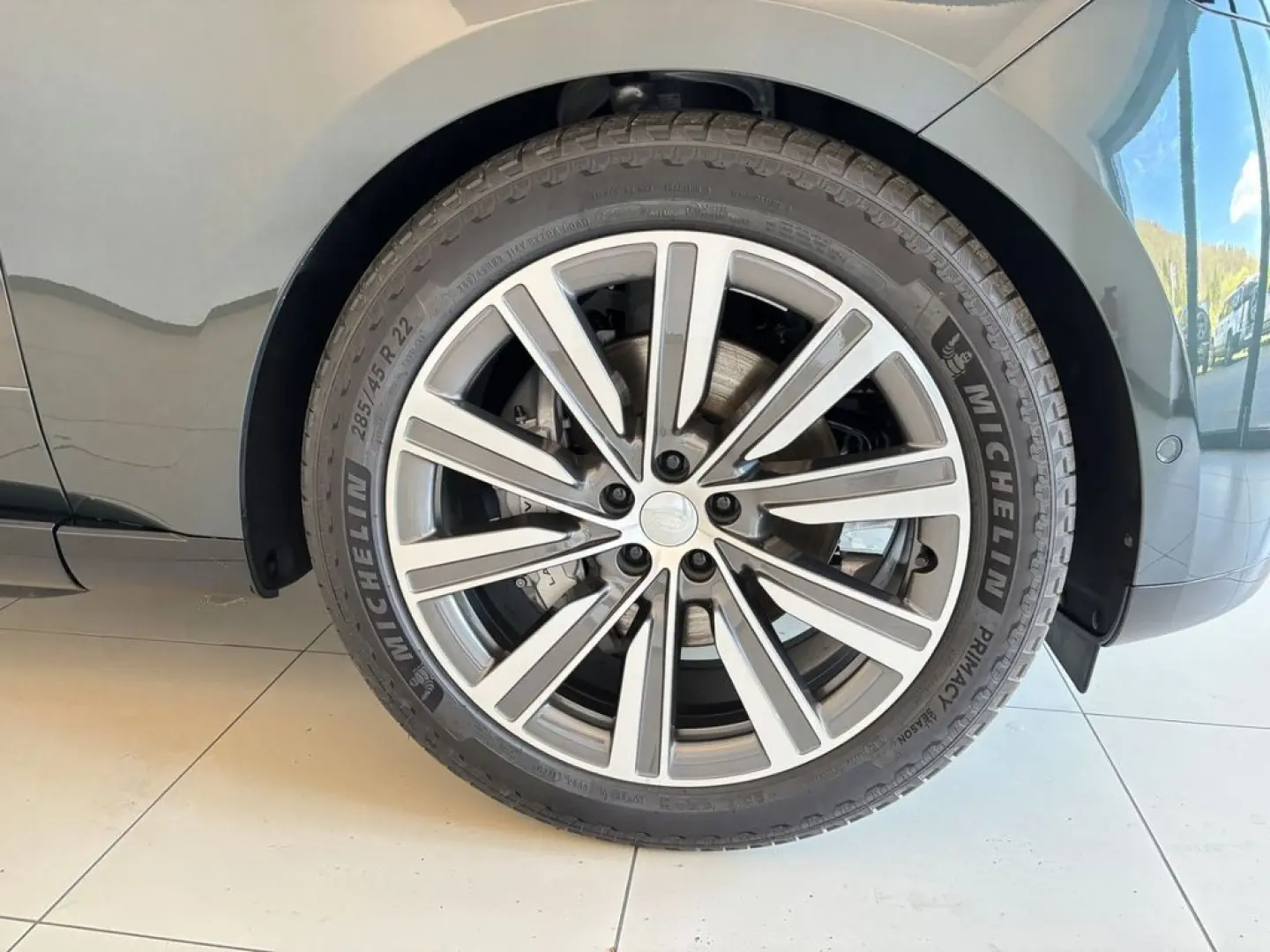 Land Rover Range Rover P460e HSE 22''LM PANO AHK BLACK-PACK