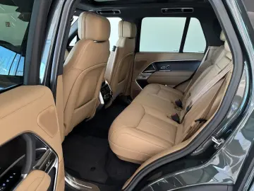 Land Rover Range Rover P460e HSE 22''LM PANO AHK BLACK-PACK