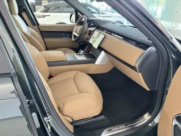 Land Rover Range Rover P460e HSE 22''LM PANO AHK BLACK-PACK
