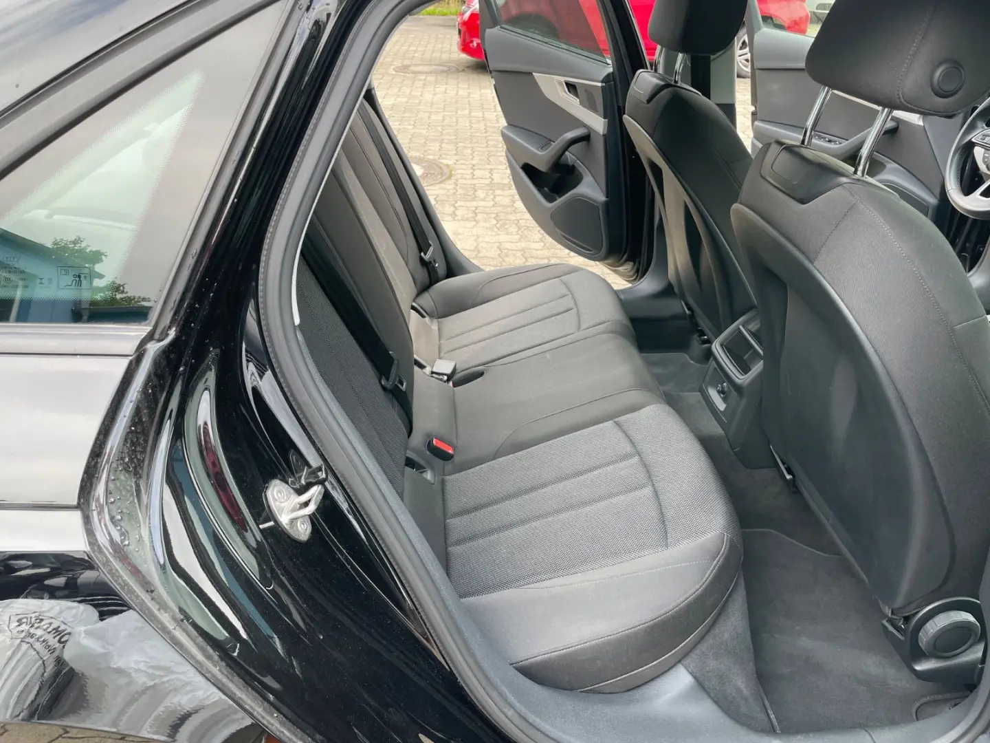 A4 Lim. 40 TDI-S Tonic-LED-Navi-PDC-8 fach Alu