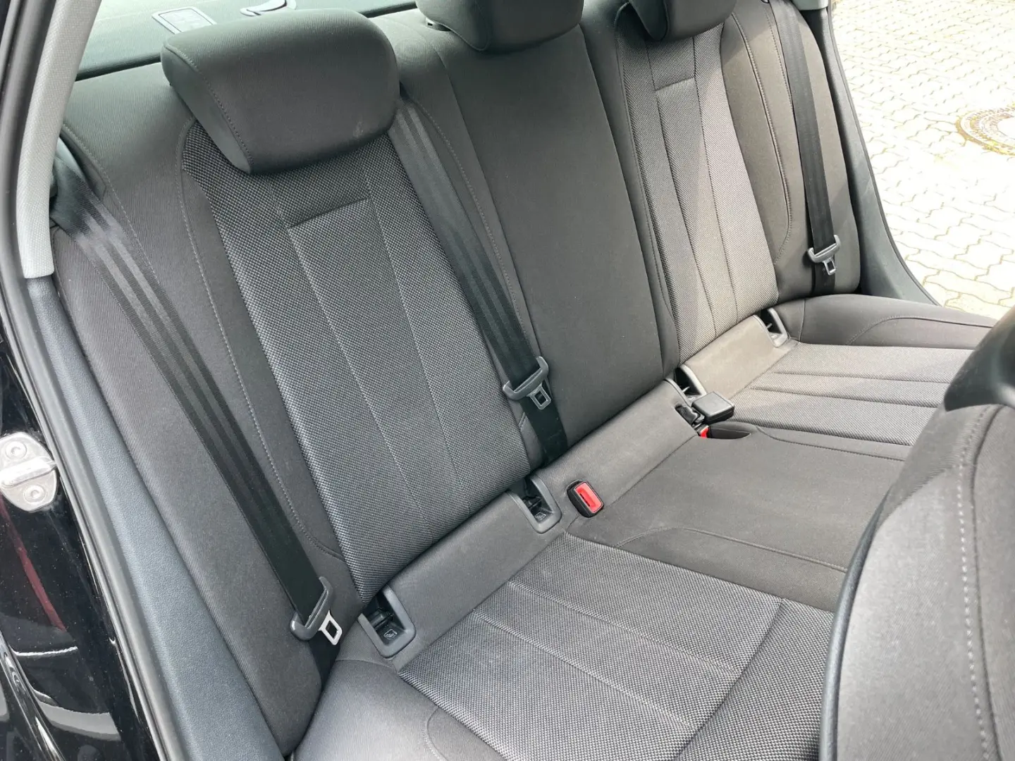 A4 Lim. 40 TDI-S Tonic-LED-Navi-PDC-8 fach Alu