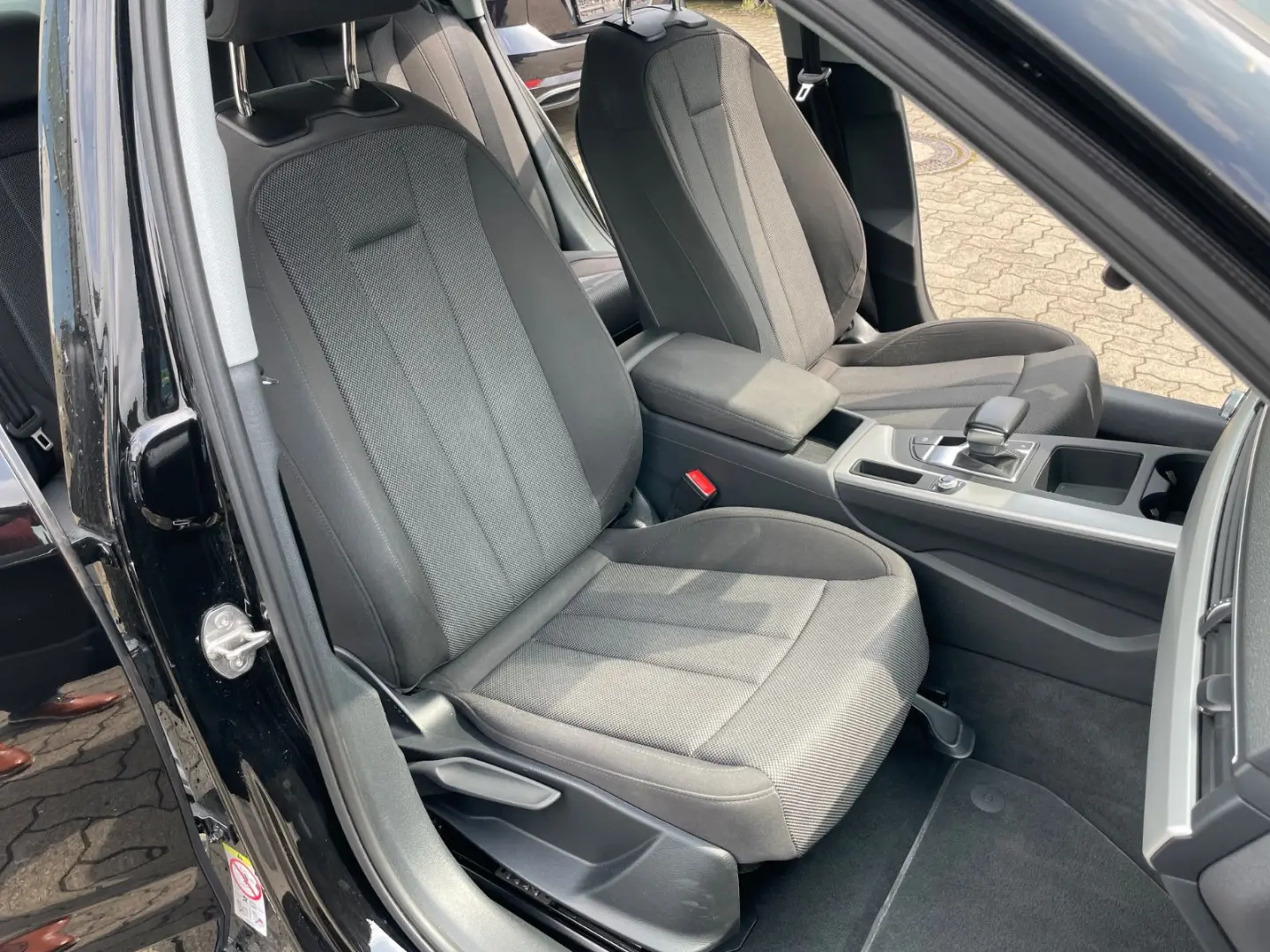 A4 Lim. 40 TDI-S Tonic-LED-Navi-PDC-8 fach Alu