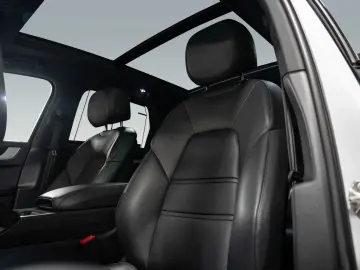 Cayenne E-Hybrid Beifahrerdisplay Massagesitze