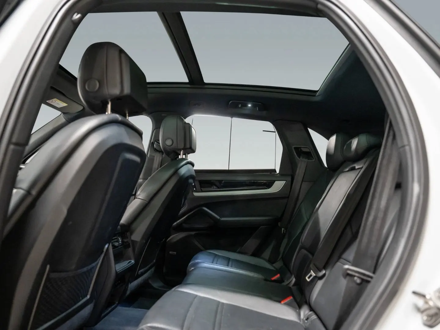 Cayenne E-Hybrid Beifahrerdisplay Massagesitze