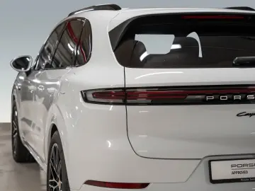 Cayenne E-Hybrid Beifahrerdisplay Massagesitze