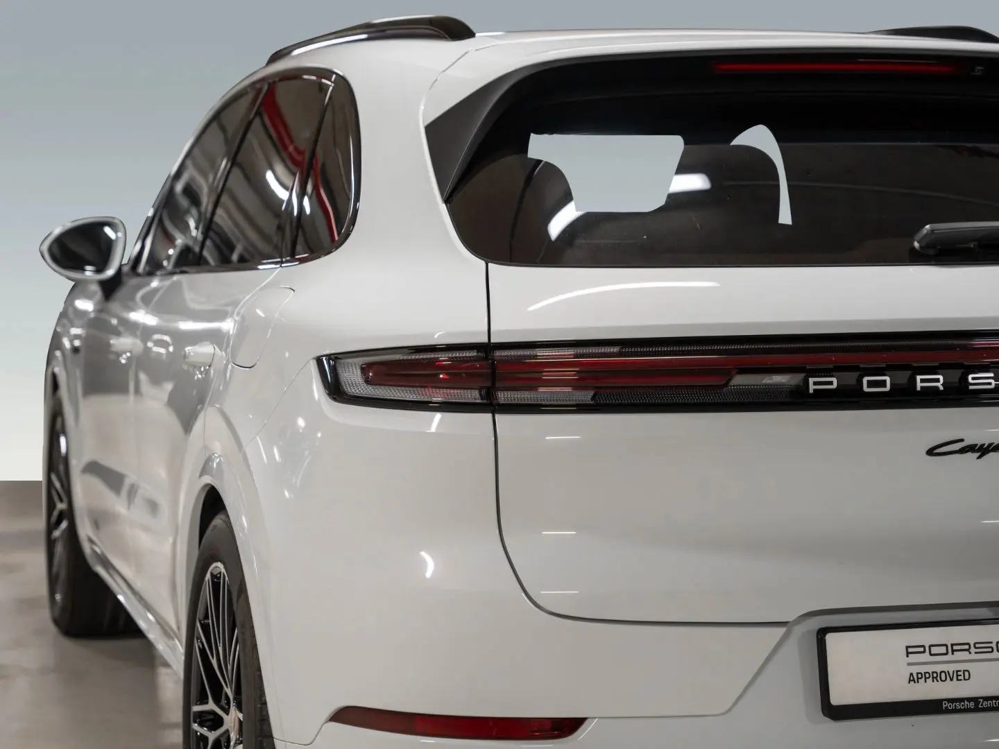Cayenne E-Hybrid Beifahrerdisplay Massagesitze