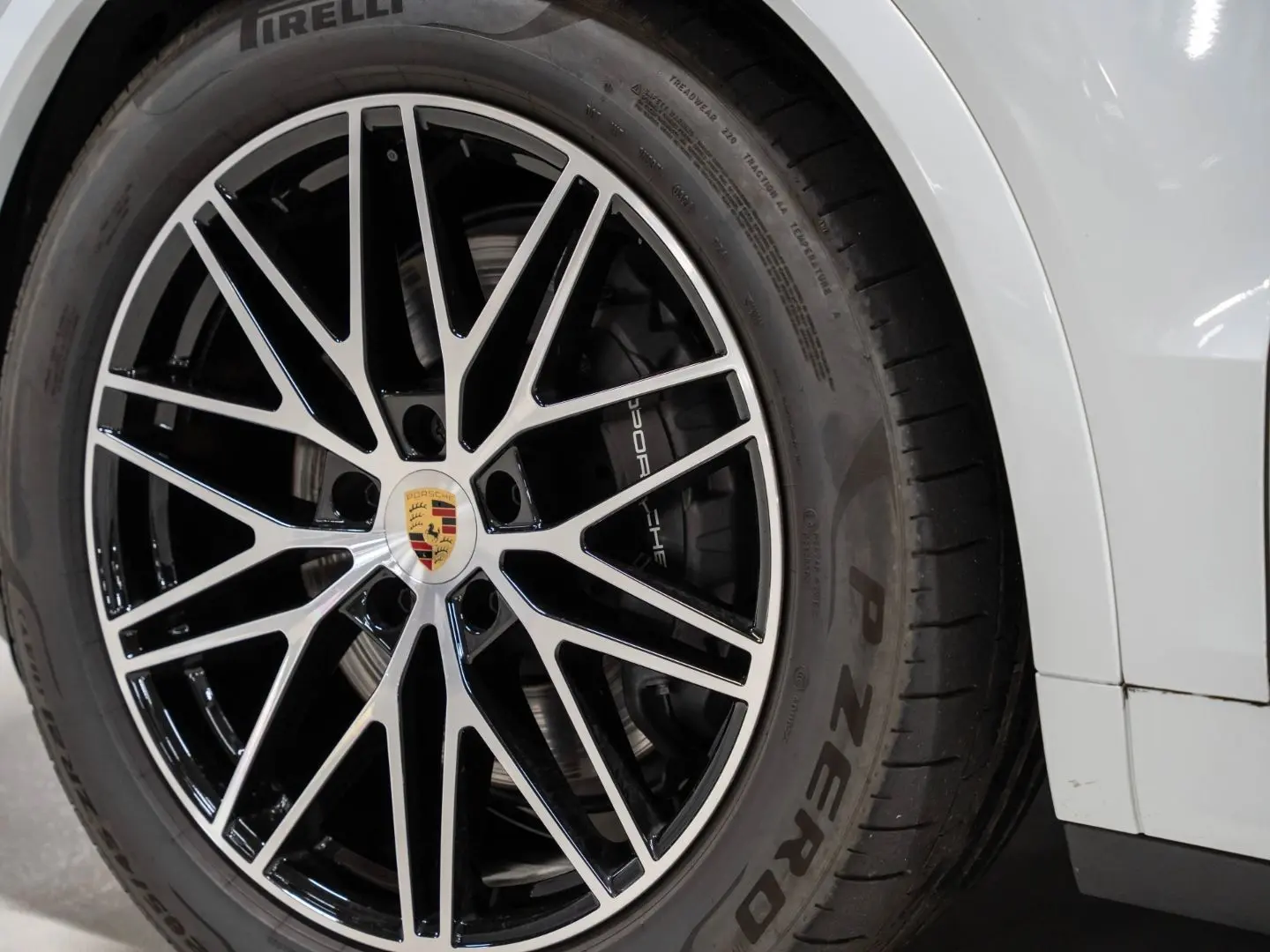 Cayenne E-Hybrid Beifahrerdisplay Massagesitze