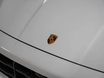 Cayenne E-Hybrid Beifahrerdisplay Massagesitze