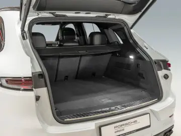 Cayenne E-Hybrid Beifahrerdisplay Massagesitze