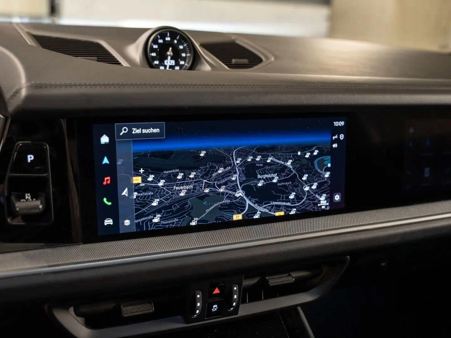 Cayenne E-Hybrid Beifahrerdisplay Massagesitze