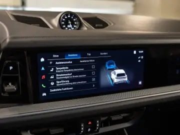 Cayenne E-Hybrid Beifahrerdisplay Massagesitze