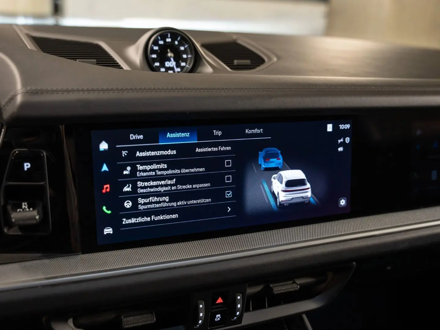 Cayenne E-Hybrid Beifahrerdisplay Massagesitze