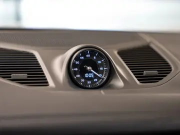 Cayenne E-Hybrid Beifahrerdisplay Massagesitze