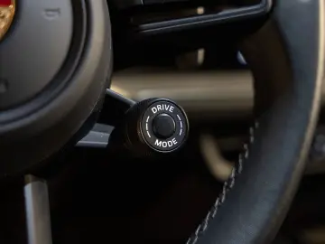 Cayenne E-Hybrid Beifahrerdisplay Massagesitze