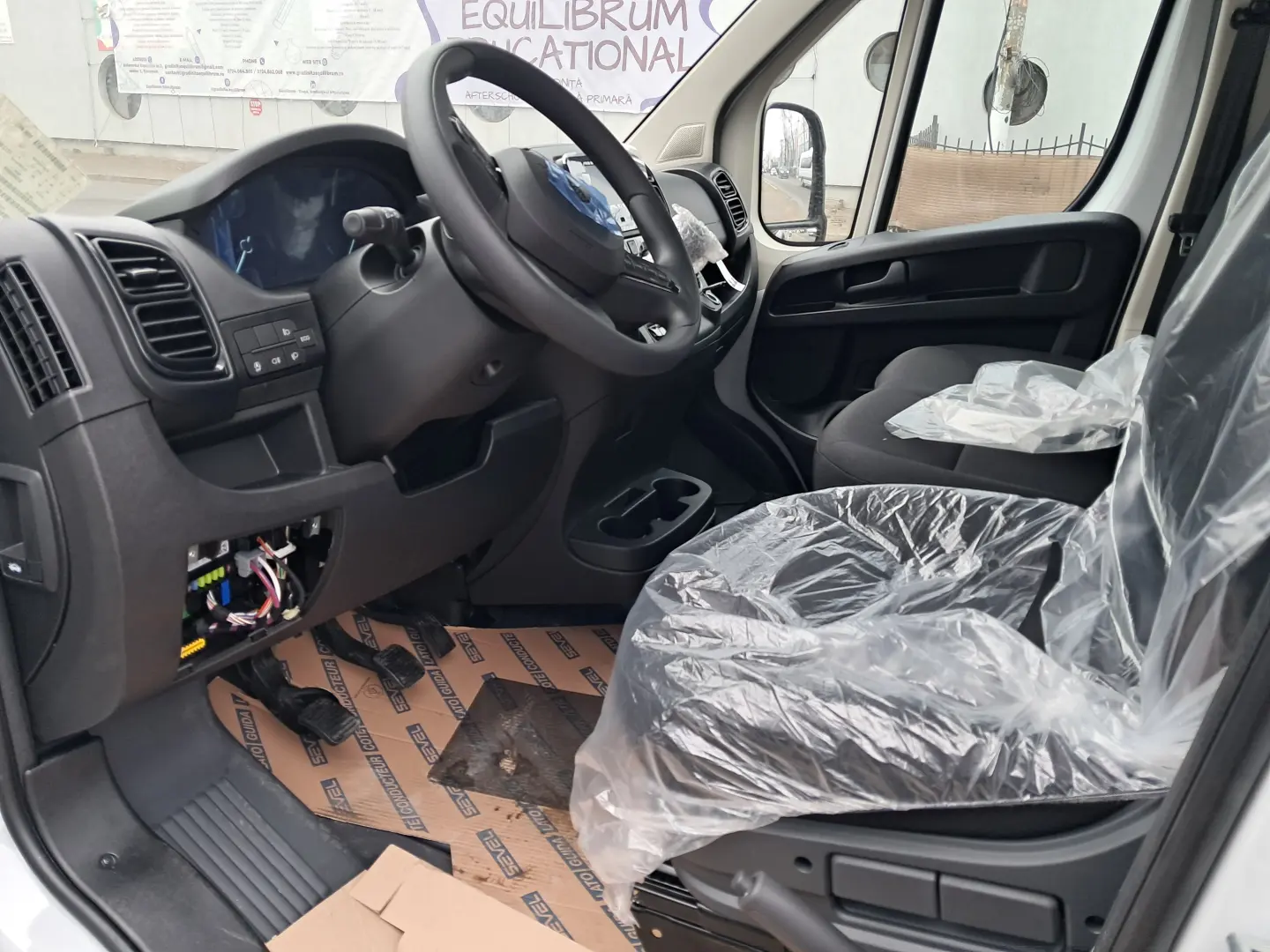 PEUGEOT BOXER Platou Cabina Simpla L4 2.2 diesel 140 CP