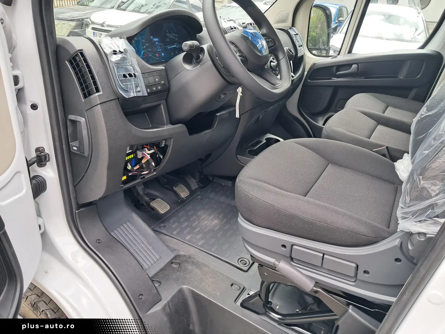 PEUGEOT BOXER Platou Cabina Simpla L4 2.2 diesel 140 CP