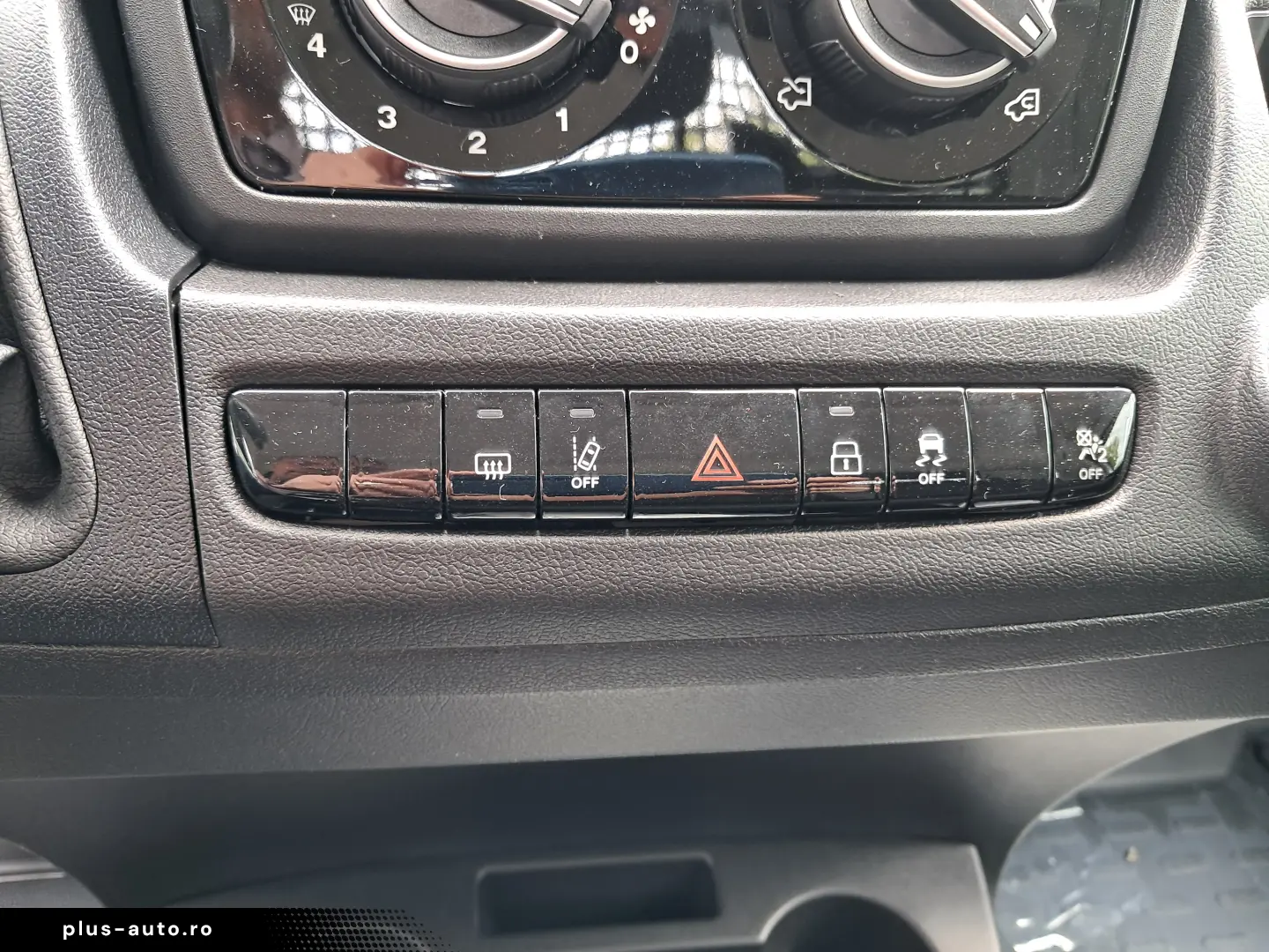 PEUGEOT BOXER Platou Cabina Simpla L4 2.2 diesel 140 CP