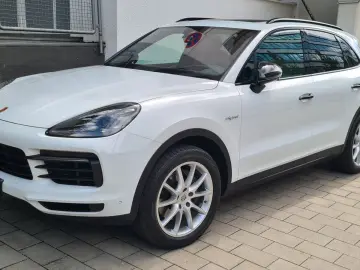 Cayenne E-Hybrid Pano AHK Kamera360 PDLS HUD Me