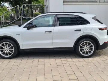 Cayenne E-Hybrid,Pano,AHK,Kamera360,PDLS+,HUD,Me