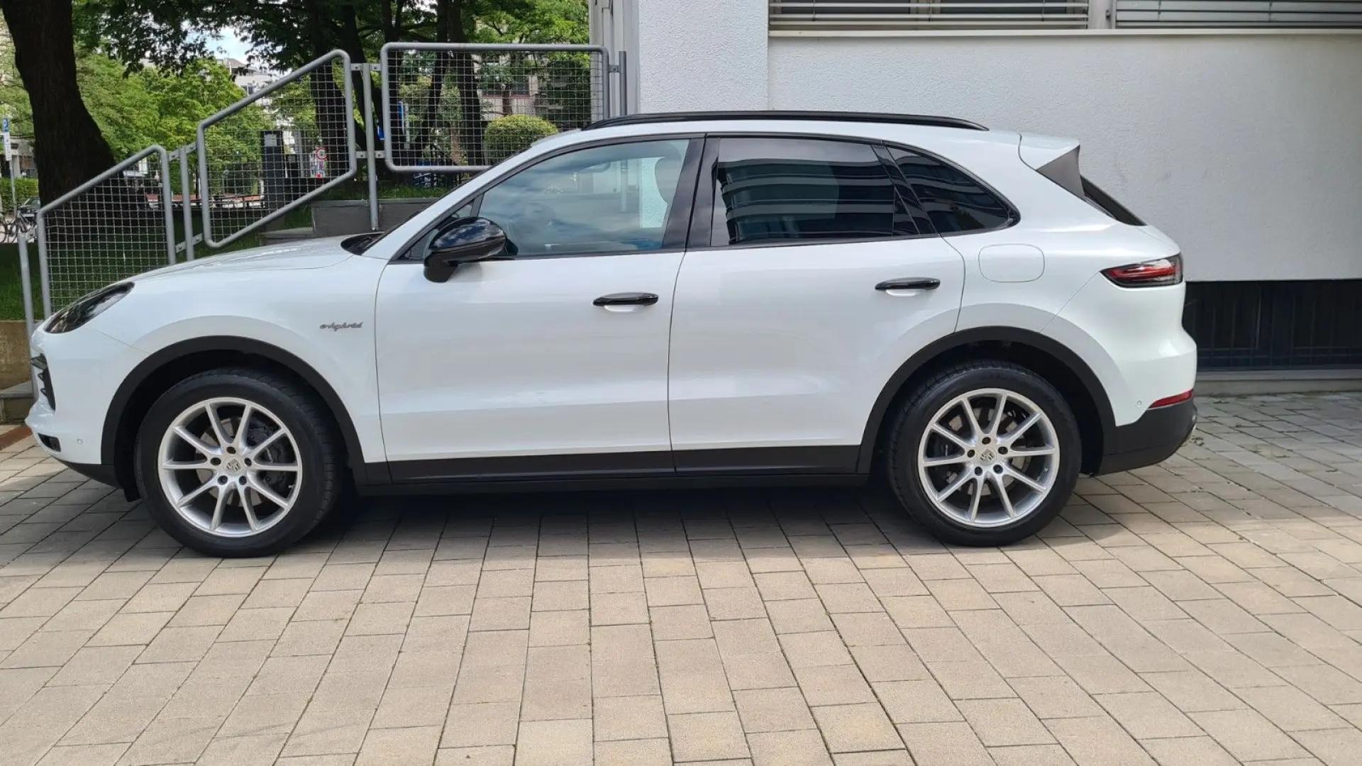 Cayenne E-Hybrid,Pano,AHK,Kamera360,PDLS+,HUD,Me
