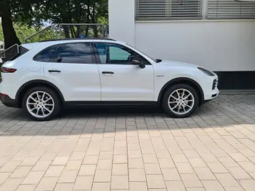 Cayenne E-Hybrid,Pano,AHK,Kamera360,PDLS+,HUD,Me