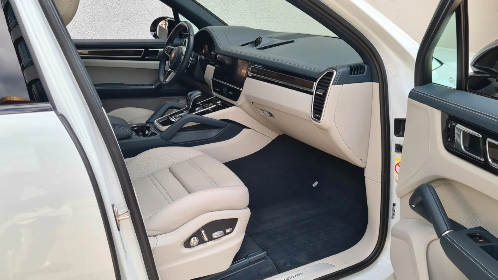 Cayenne E-Hybrid,Pano,AHK,Kamera360,PDLS+,HUD,Me