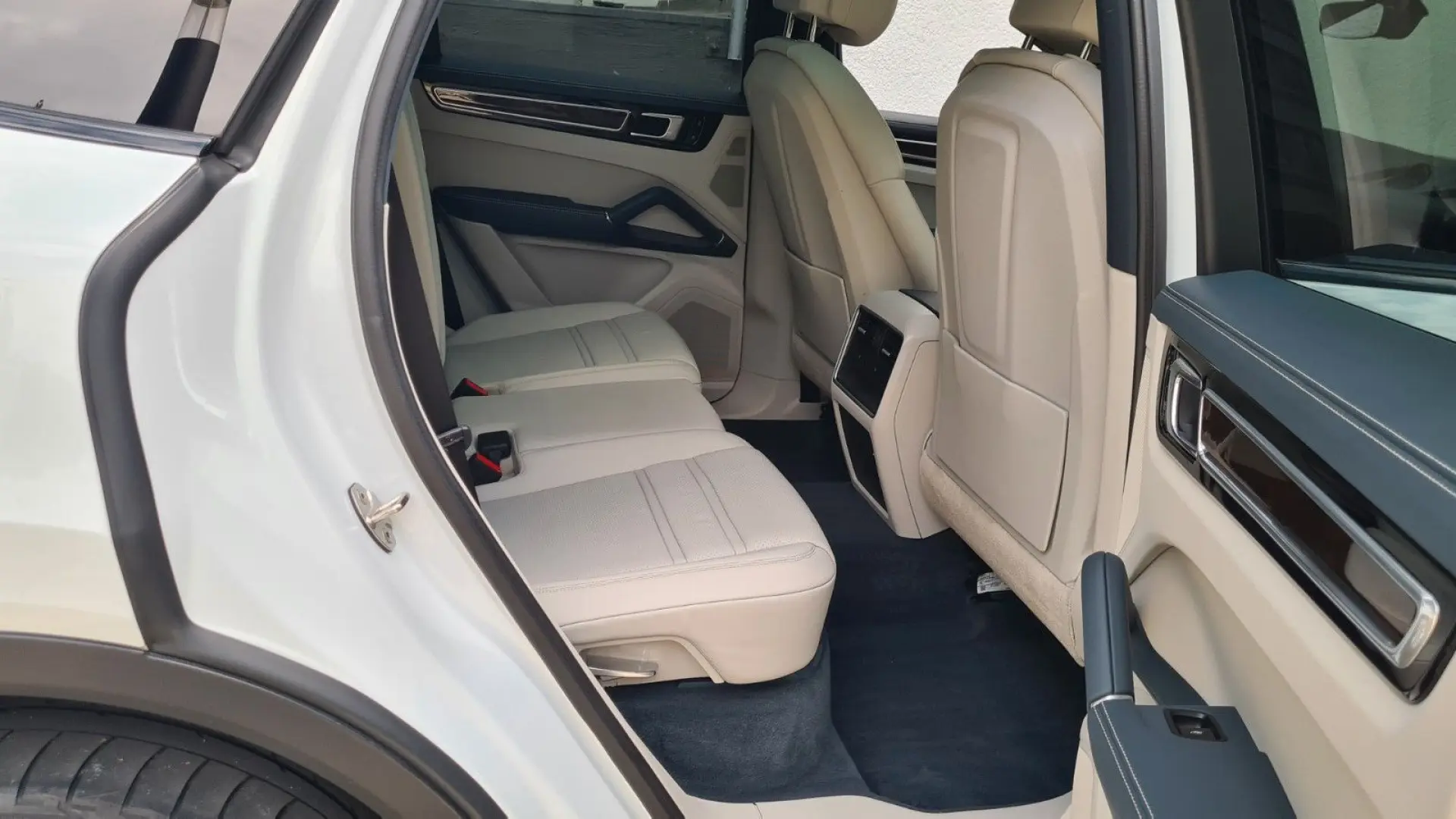 Cayenne E-Hybrid,Pano,AHK,Kamera360,PDLS+,HUD,Me