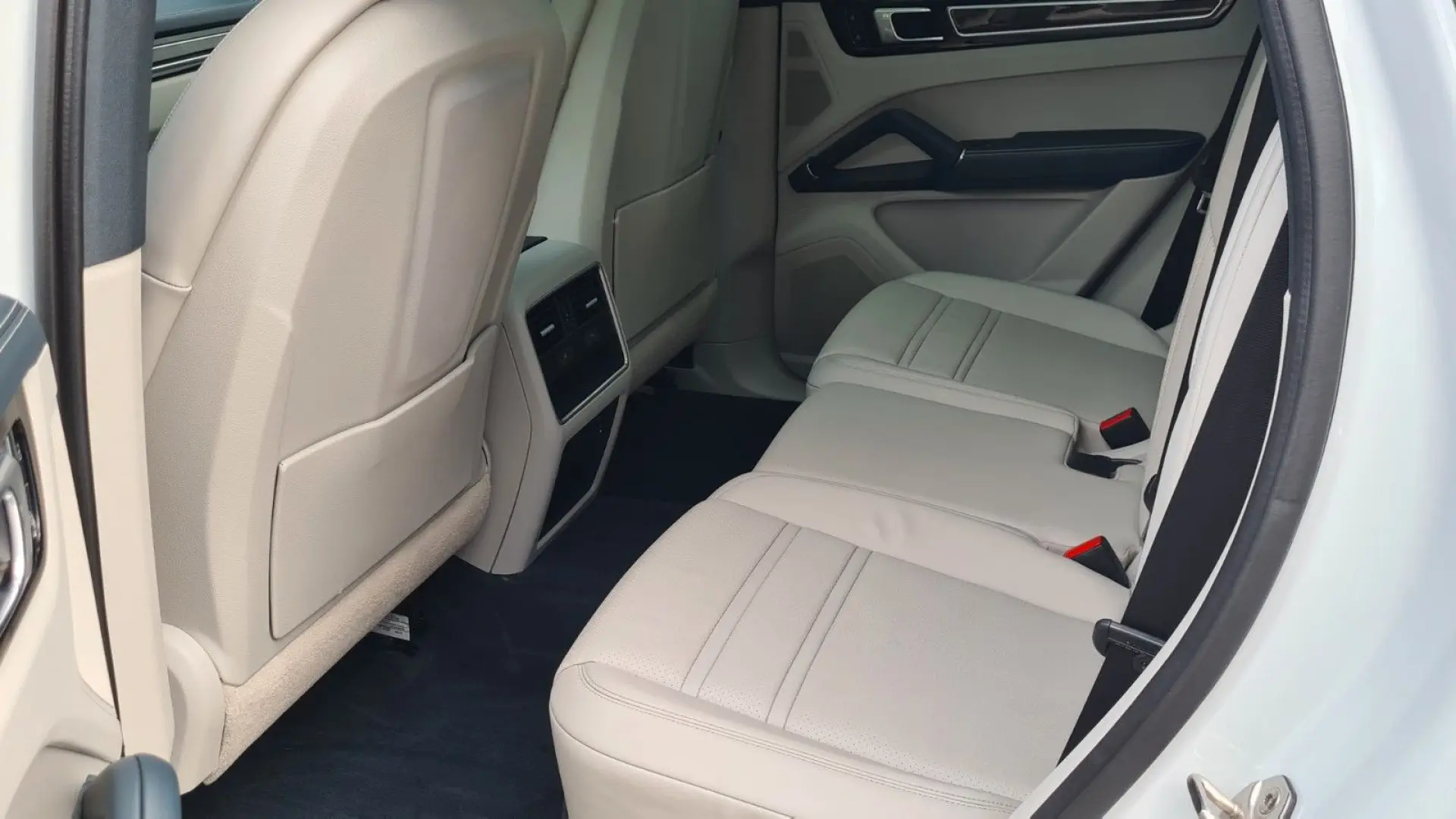 Cayenne E-Hybrid,Pano,AHK,Kamera360,PDLS+,HUD,Me