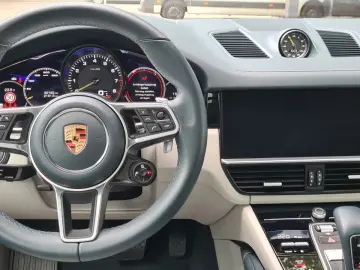 Cayenne E-Hybrid,Pano,AHK,Kamera360,PDLS+,HUD,Me