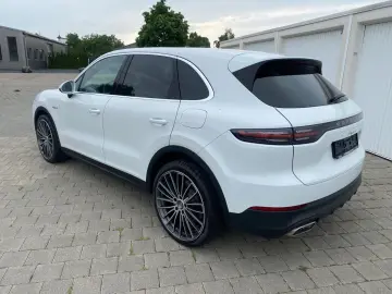 Cayenne E-Hybrid, 1. Hand, MwSt. 22 Techart