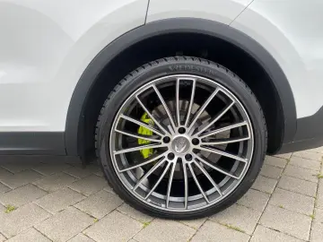 Cayenne E-Hybrid, 1. Hand, MwSt. 22 Techart