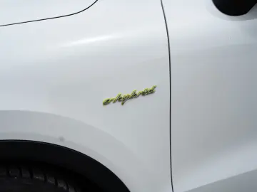 Cayenne E-Hybrid, 1. Hand, MwSt. 22 Techart