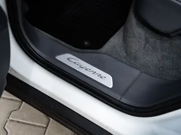 Cayenne E-Hybrid, 1. Hand, MwSt. 22 Techart