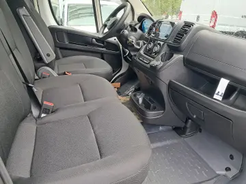 PEUGEOT BOXER Platou Cabina Dubla L4 2.2 diesel 140 CP