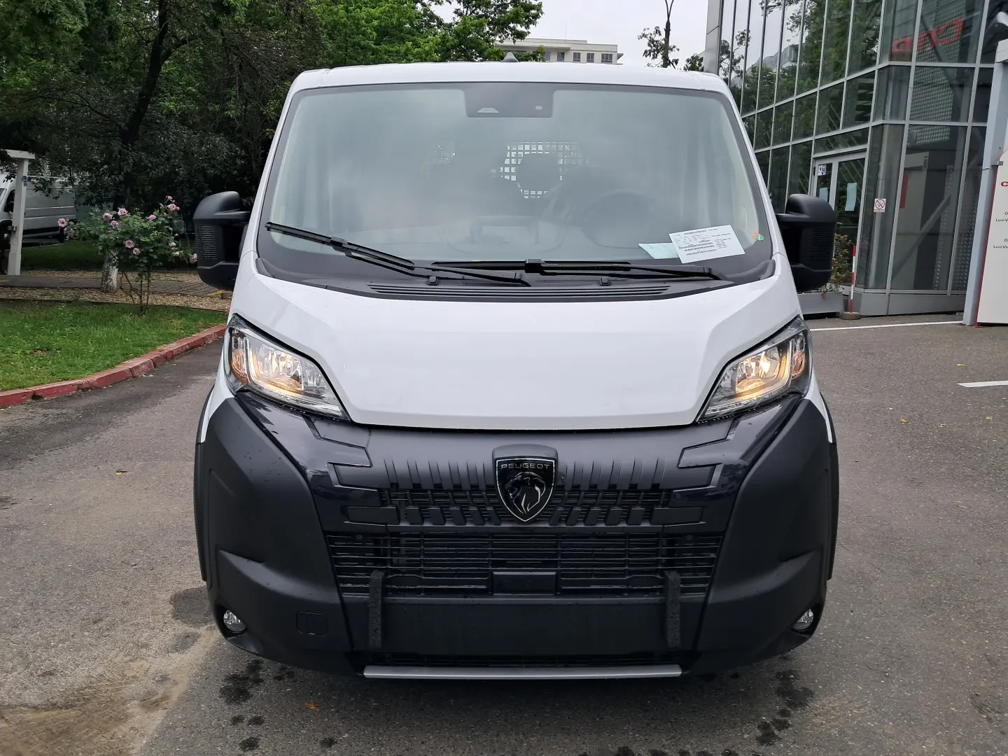 PEUGEOT BOXER Platou Cabina Dubla L4 2.2 diesel 140 CP