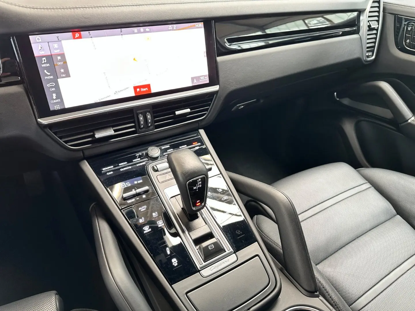Cayenne E-Hybrid Head Up*Panorama*Leder*1.Hand