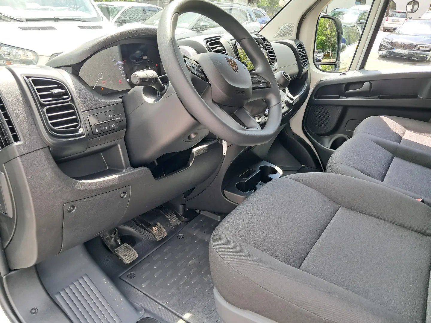 PEUGEOT BOXER Furgon L2H1 10 mc 2.2 diesel 120 CP