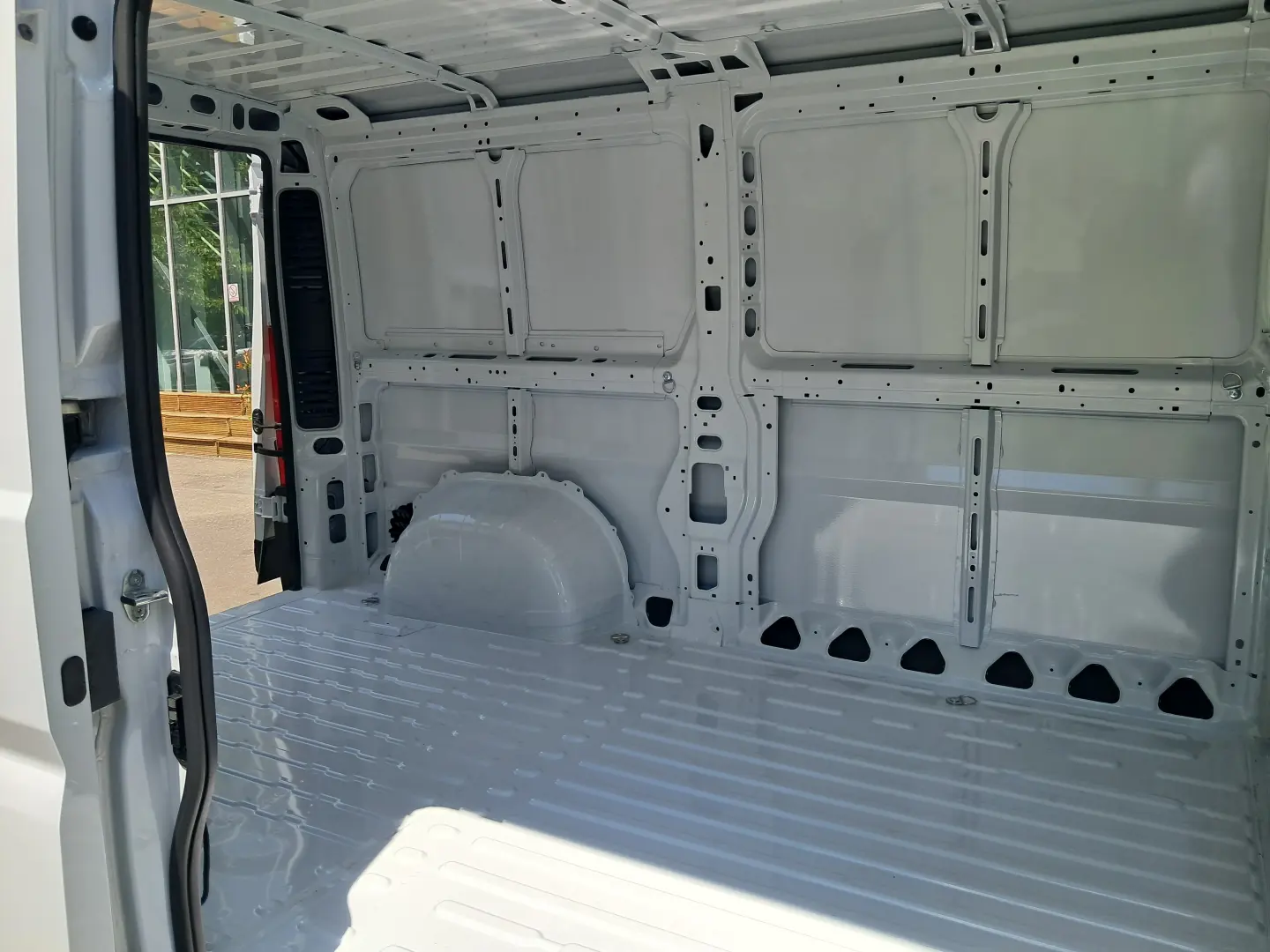 PEUGEOT BOXER Furgon L2H1 10 mc 2.2 diesel 120 CP