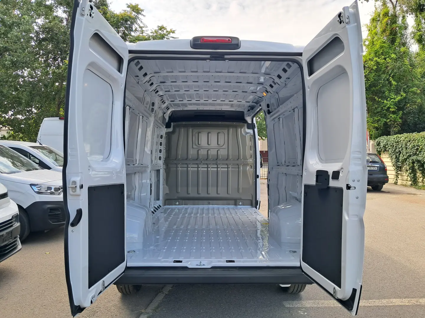 PEUGEOT BOXER Furgon L3H2 13 mc 2.2 diesel 140 CP