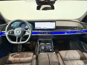 750e xDrive Limousine M Sportpaket DAB
