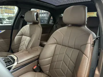 750e xDrive Limousine M Sportpaket DAB