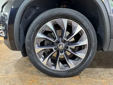 KodiaqDrive 125 2.0TDI DSG/AHK/STANDHEIZ/CAM/19