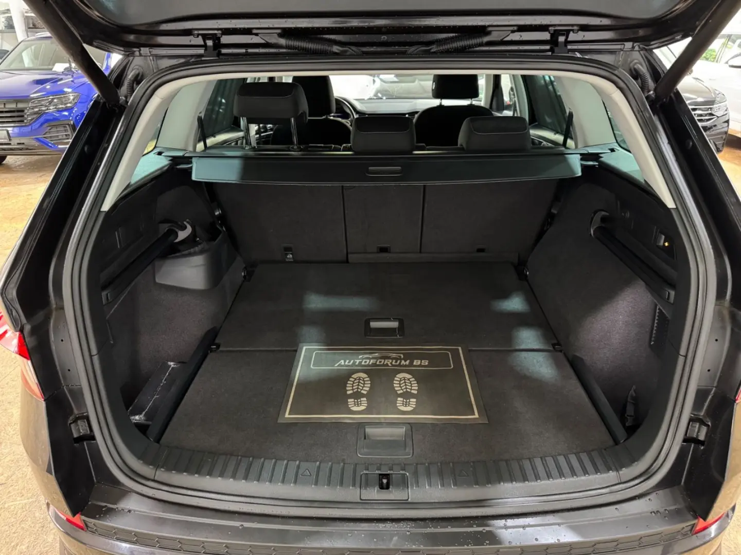 KodiaqDrive 125 2.0TDI DSG/AHK/STANDHEIZ/CAM/19