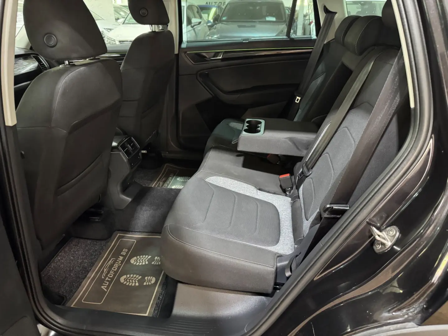 KodiaqDrive 125 2.0TDI DSG/AHK/STANDHEIZ/CAM/19