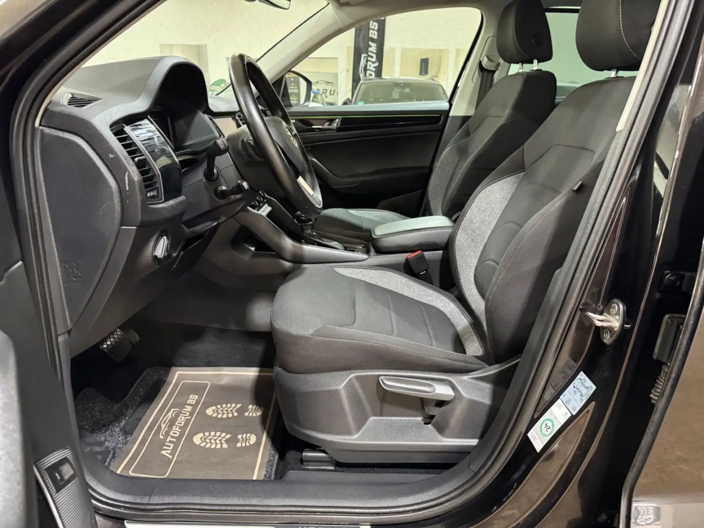 KodiaqDrive 125 2.0TDI DSG/AHK/STANDHEIZ/CAM/19