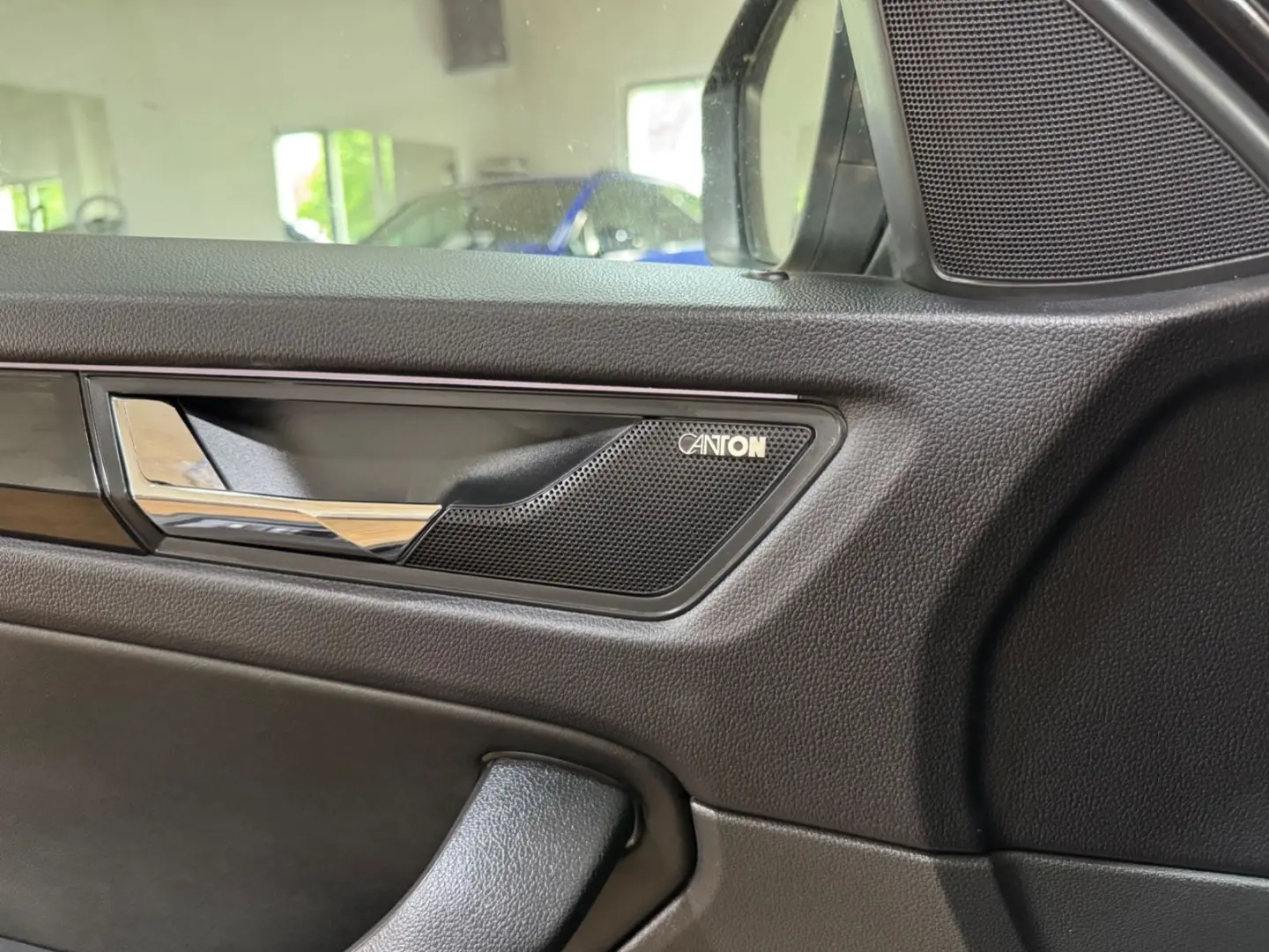KodiaqDrive 125 2.0TDI DSG/AHK/STANDHEIZ/CAM/19