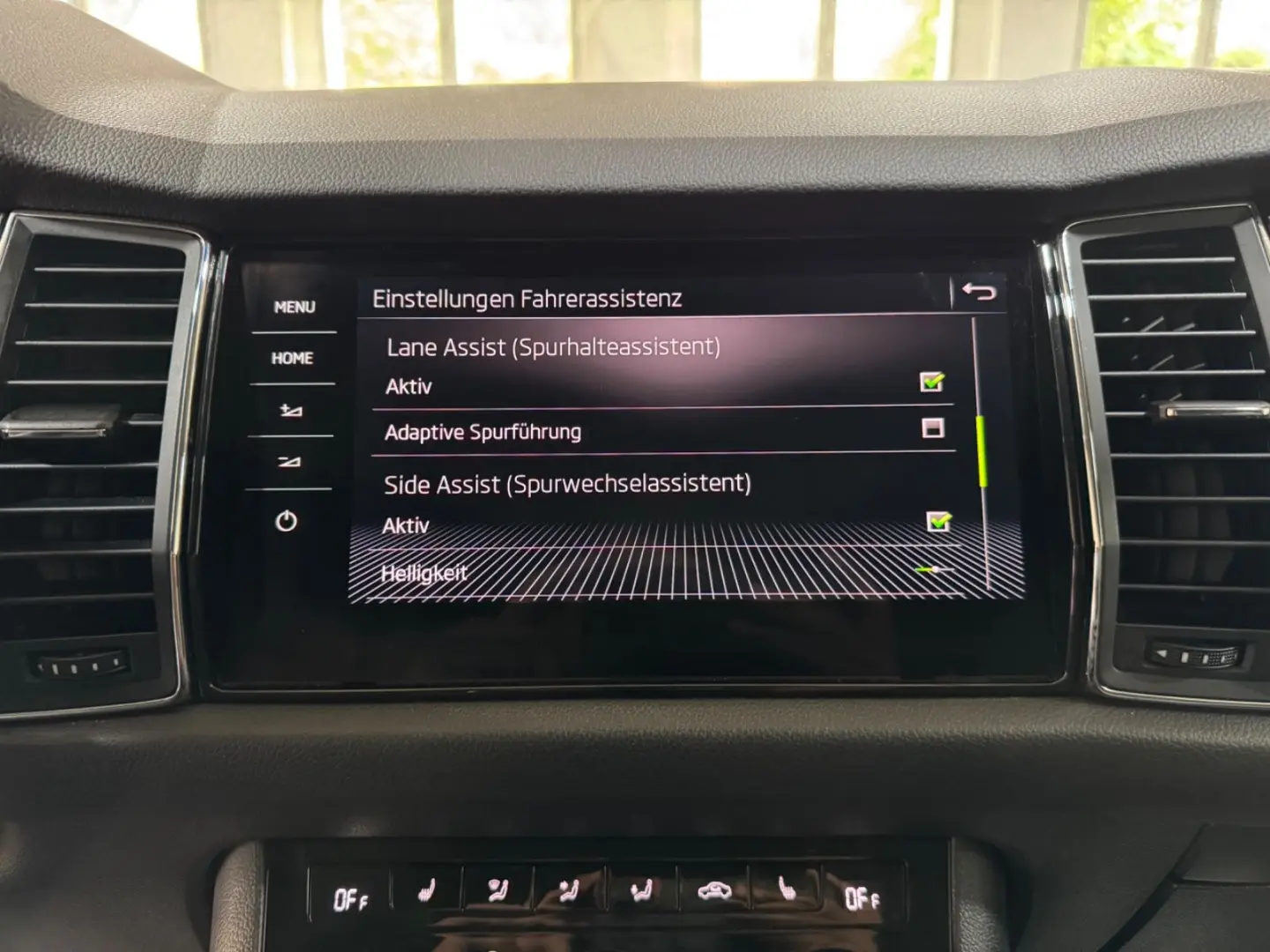 KodiaqDrive 125 2.0TDI DSG/AHK/STANDHEIZ/CAM/19