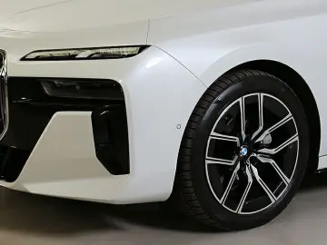 740d xDr. M Sport Autob.asst. ACC Panorama Sthz.